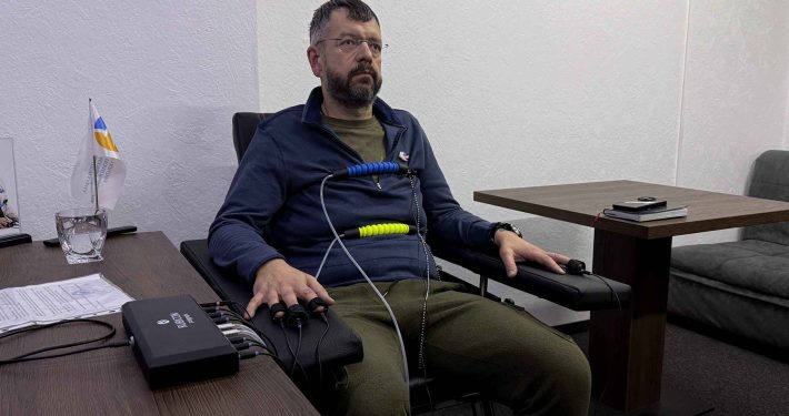 Відомий волонтер та керівник центру “Титанові” В’ячеслав Запорожець пройшов дослідження на поліграфі